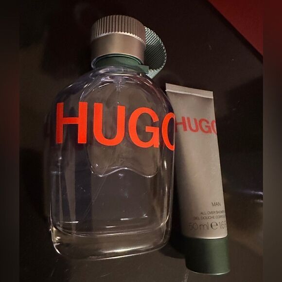 Hugo Boss HUGO Man Eau de Toilette & Shower Gel Set - Fresh and
Bold Ele… - Picture 4 of 17